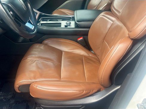 Used 2022 Lincoln Aviator Grand Touring w/ Equipment Group 301A AWD/4WD image 20