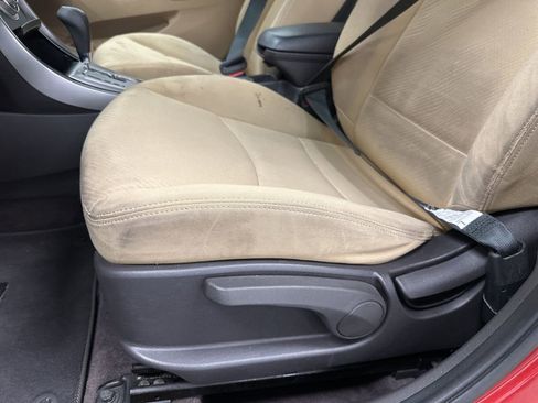 Used 2011 Hyundai Elantra GLS w/ Preferred Equipment Pkg 3 FWD image 13