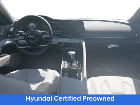 Certified 2025 Hyundai Elantra Limited FWD image 9