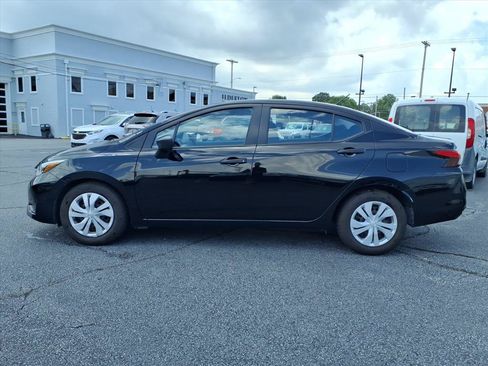 Used 2025 Nissan Versa S FWD image 5