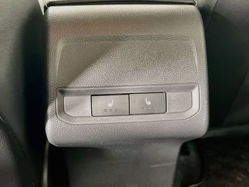 Used 2025 Volkswagen Jetta SEL FWD image 27