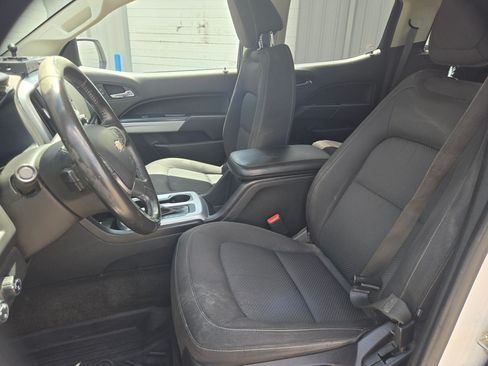 Used 2018 Chevrolet Colorado LT AWD/4WD image 10