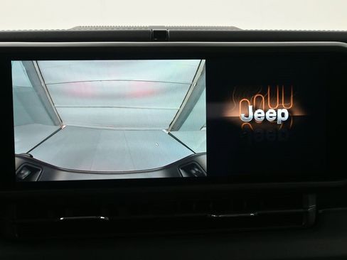 New 2025 Jeep Gladiator Sport image 3