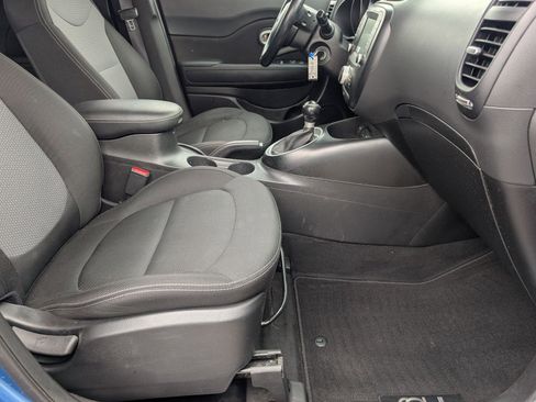 Used 2018 Kia Soul + FWD image 24