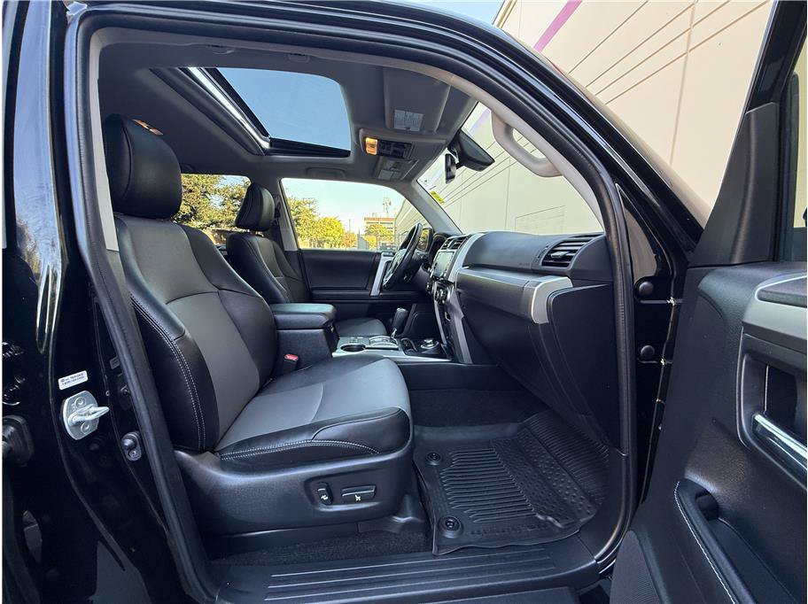 Used 2023 Toyota 4Runner SR5 Premium w/ Moonroof Package AWD/4WD image 27