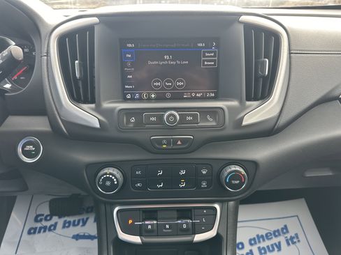 Used 2024 GMC Terrain SLE image 12