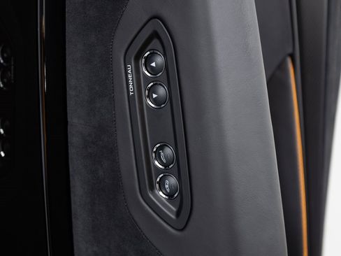 Used 2024 McLaren 750S Spider image 12