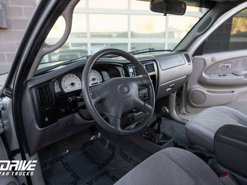 Used 2004 Toyota Tacoma 4x4 Xtracab V6 image 16