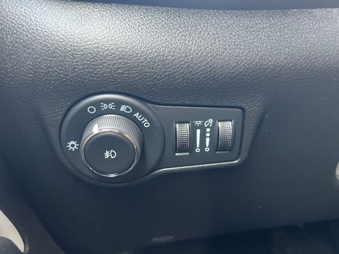 Certified 2024 Jeep Compass Limited image 24