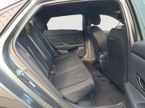 New 2025 Hyundai Elantra SEL image 16