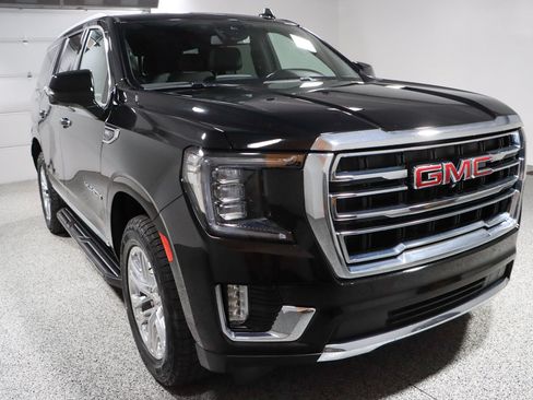 Used 2023 GMC Yukon SLT w/ SLT Luxury Package AWD/4WD image 5