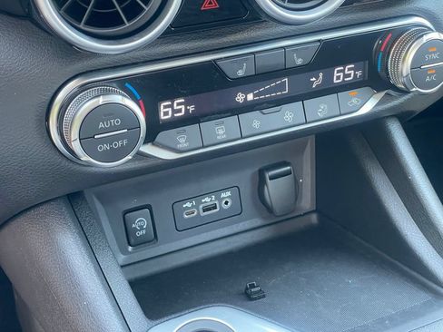 Certified 2024 Nissan Sentra SR FWD image 25
