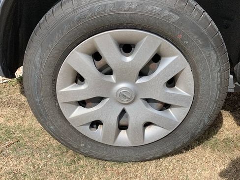 Used 2019 Nissan Rogue Sport S FWD image 15