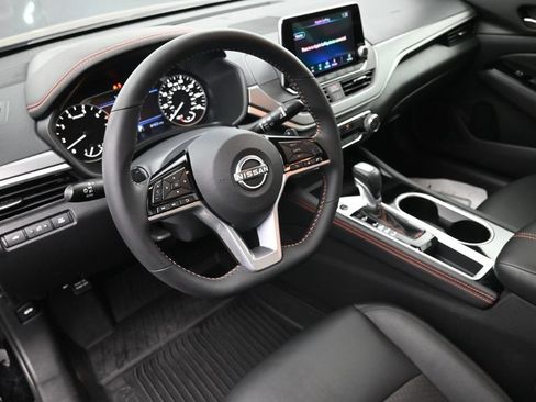 Certified 2025 Nissan Altima 2.5 SR FWD image 21