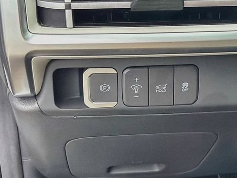Certified 2025 Hyundai Santa Fe SEL FWD image 10