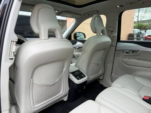 Used 2018 Volvo XC90 T5 Momentum w/ Convenience Package AWD/4WD image 16