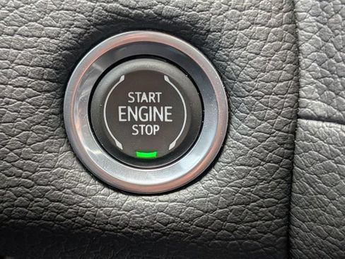 Used 2022 GMC Yukon Denali AWD/4WD image 30