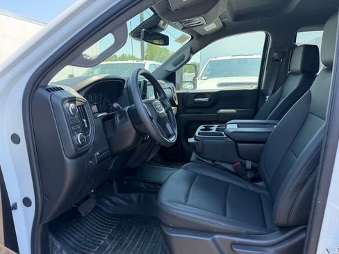 Used 2026 GMC Sierra 3500 Pro w/ Convenience Package AWD/4WD image 3