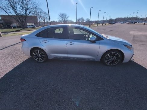 Used 2022 Toyota Corolla SE image 2