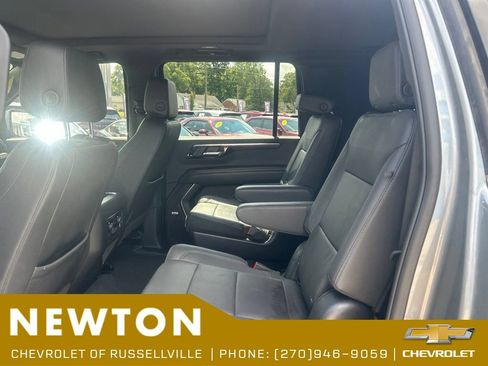 Used 2025 Chevrolet Suburban Z71 w/ Comfort Package AWD/4WD image 35