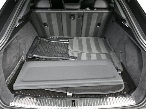 Used 2024 Audi Q8 e-tron Premium image 28