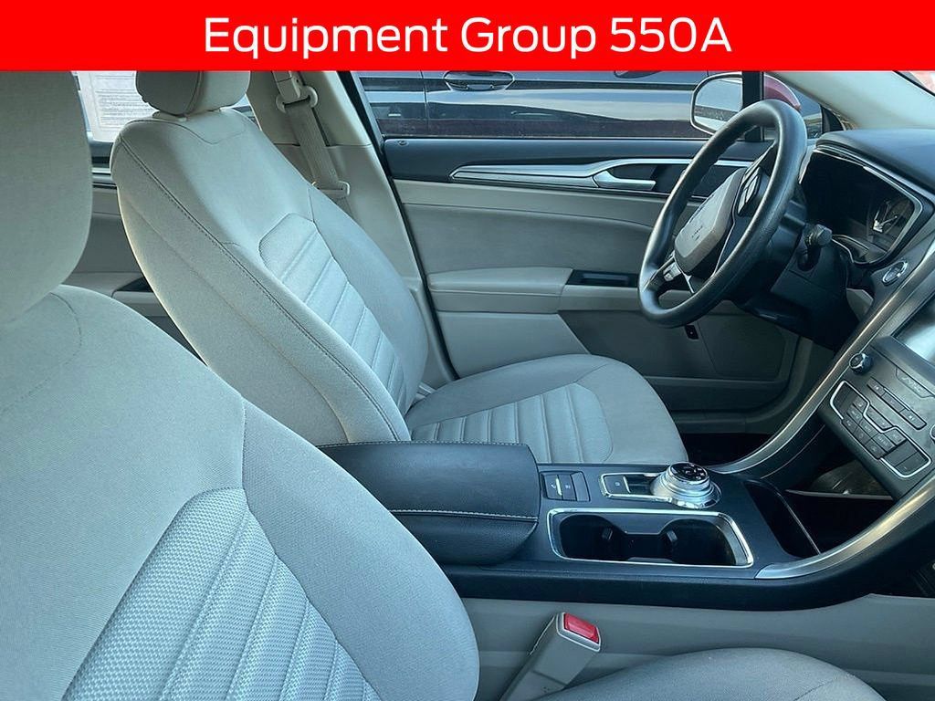 Used 2019 Ford Fusion SE FWD image 11