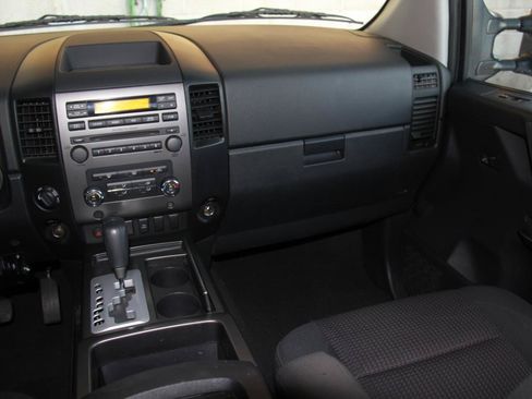 Used 2008 Nissan Titan SE AWD/4WD image 10