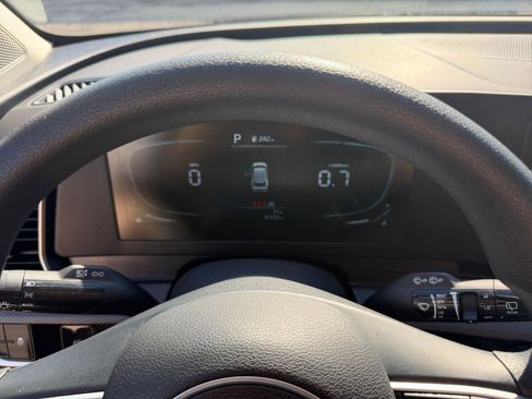 Used 2025 Kia Sportage LX image 39