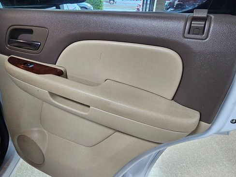 Used 2011 Chevrolet Tahoe LT w/ Luxury Package RWD image 18