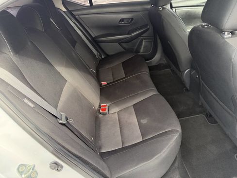 Used 2025 Nissan Sentra SV image 30