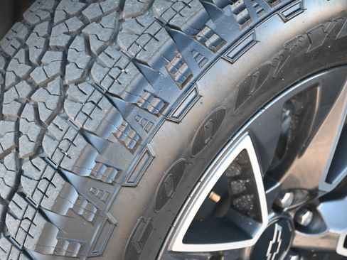 Used 2023 Chevrolet Tahoe Z71 image 15