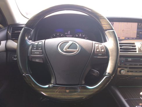 Used 2014 Lexus LS 460 AWD image 15