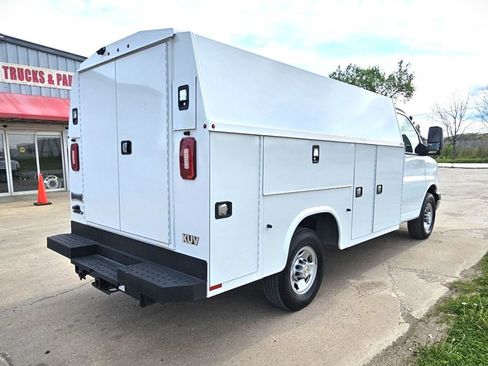 Used 2023 Chevrolet Express 3500 w/ Power Convenience Package RWD image 6
