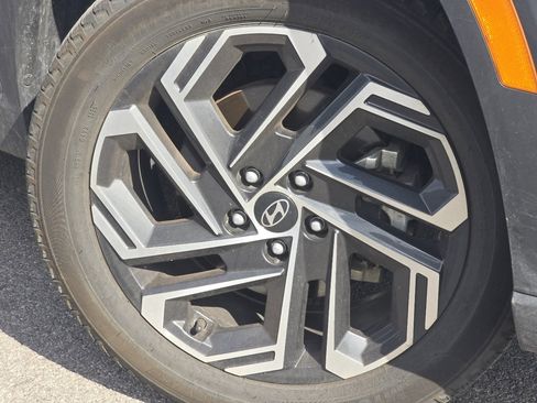 Used 2025 Hyundai Tucson Limited AWD/4WD image 10