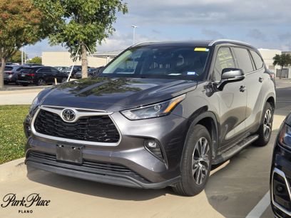 Used 2022 Toyota Highlander XLE