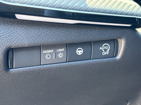 New 2025 Nissan Kicks SR w/ Interior Electronics Package FWD image 16