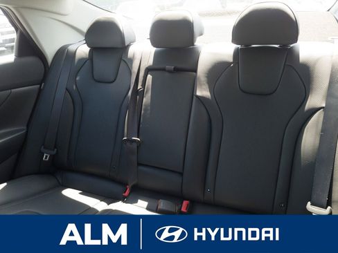 New 2025 Hyundai Elantra Limited image 15