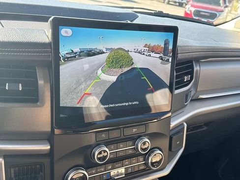 Used 2024 Ford Expedition Max XLT image 33