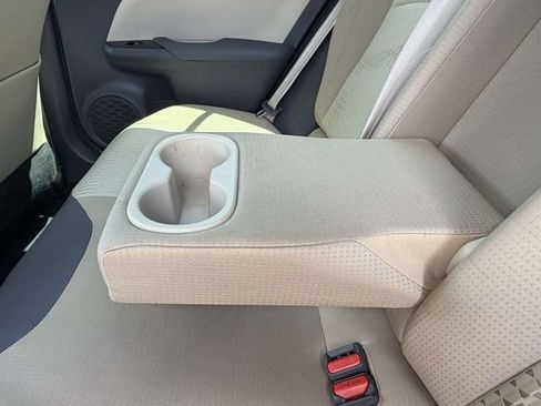 Used 2016 Toyota Prius Four FWD image 18