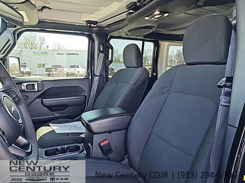 Used 2023 Jeep Wrangler Sport S image 15