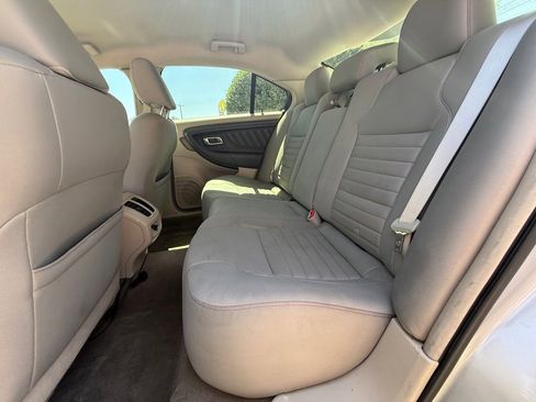 Used 2011 Ford Taurus SE FWD image 31