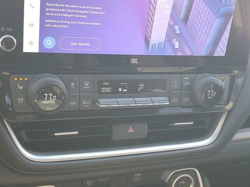 Used 2024 Toyota Grand Highlander AWD image 19