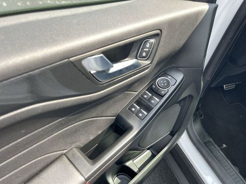 Used 2023 Ford Escape ST-Line image 13