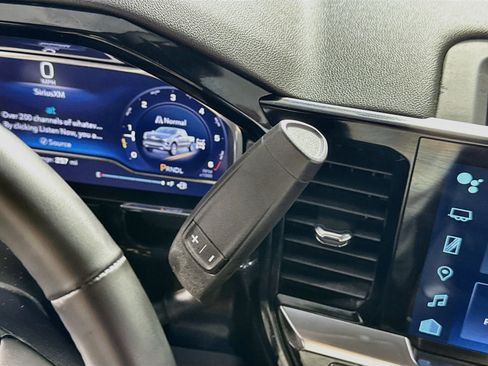 Used 2024 Chevrolet Silverado 1500 LT image 19