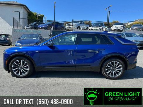 Used 2024 Cadillac Lyriq Sport AWD/4WD image 8