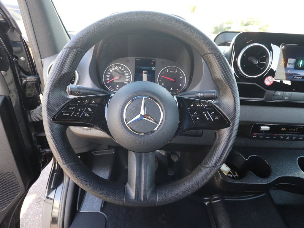 Used 2025 Mercedes-Benz Sprinter 2500 image 21