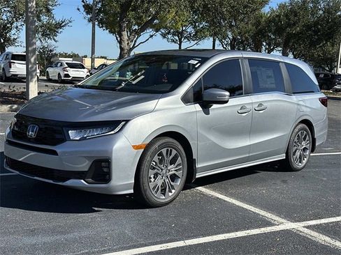 New 2026 Honda Odyssey Touring image 7