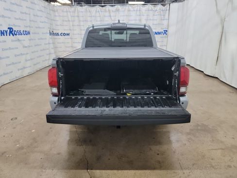 Used 2019 Toyota Tacoma TRD Off-Road image 13