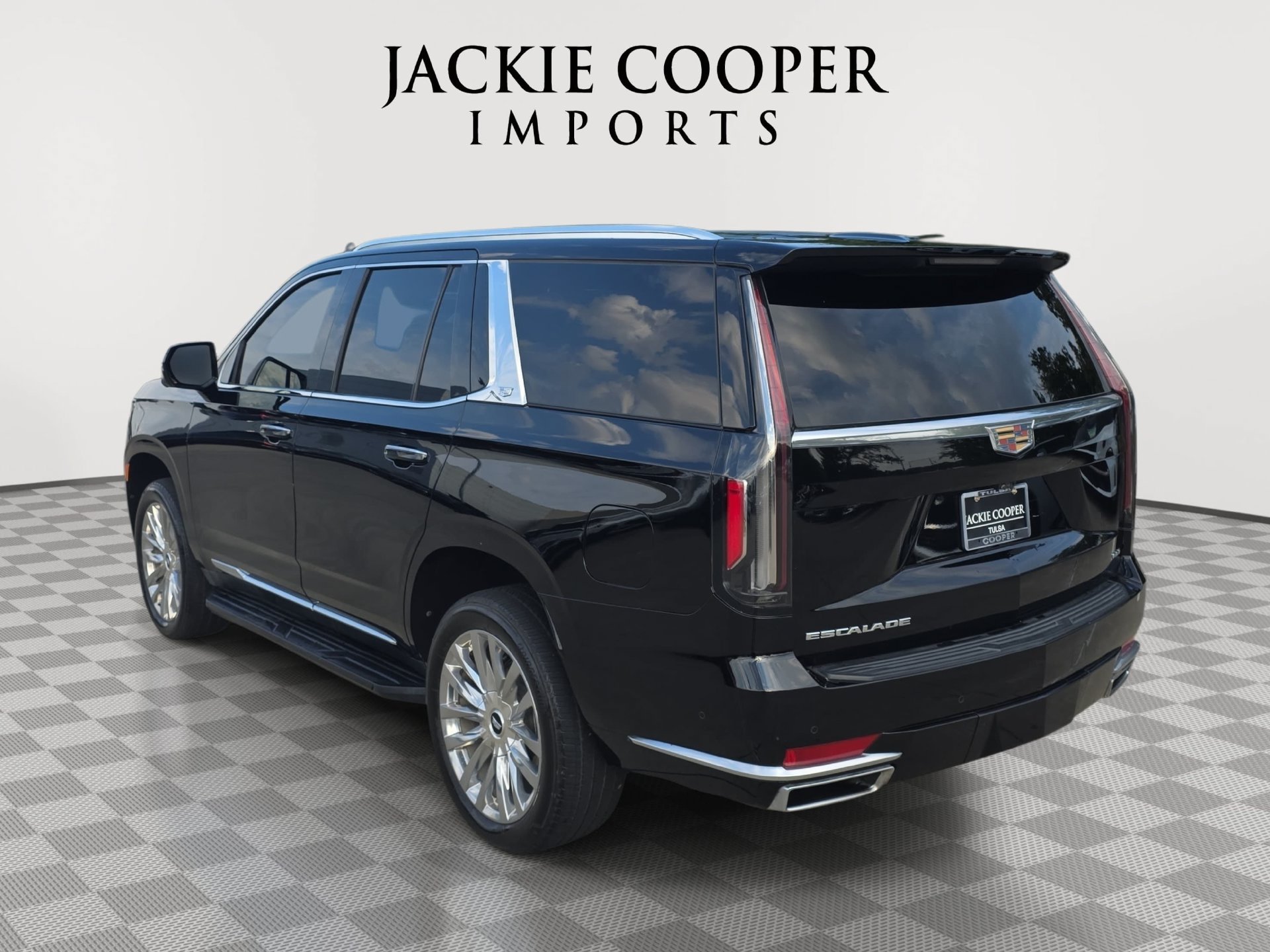 Used 2024 Cadillac Escalade Premium Luxury RWD image 7