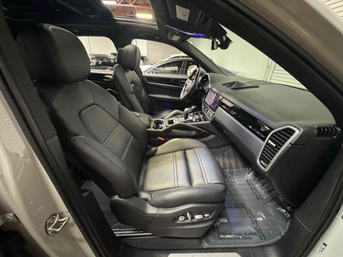 Used 2020 Porsche Cayenne E-Hybrid AWD/4WD image 98